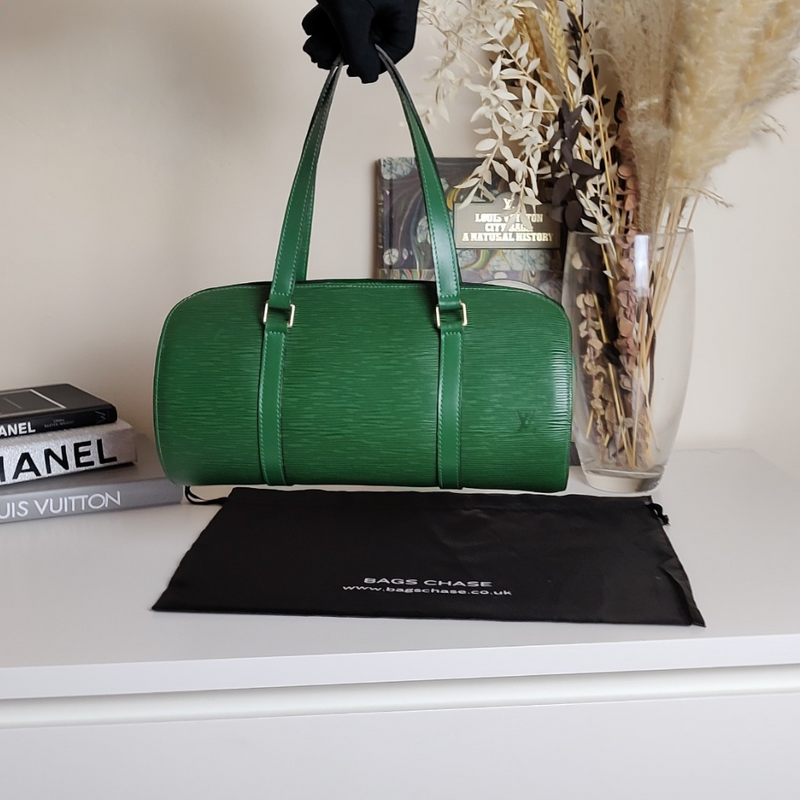Louis Vuitton Papillon 30 in Green Epi leather