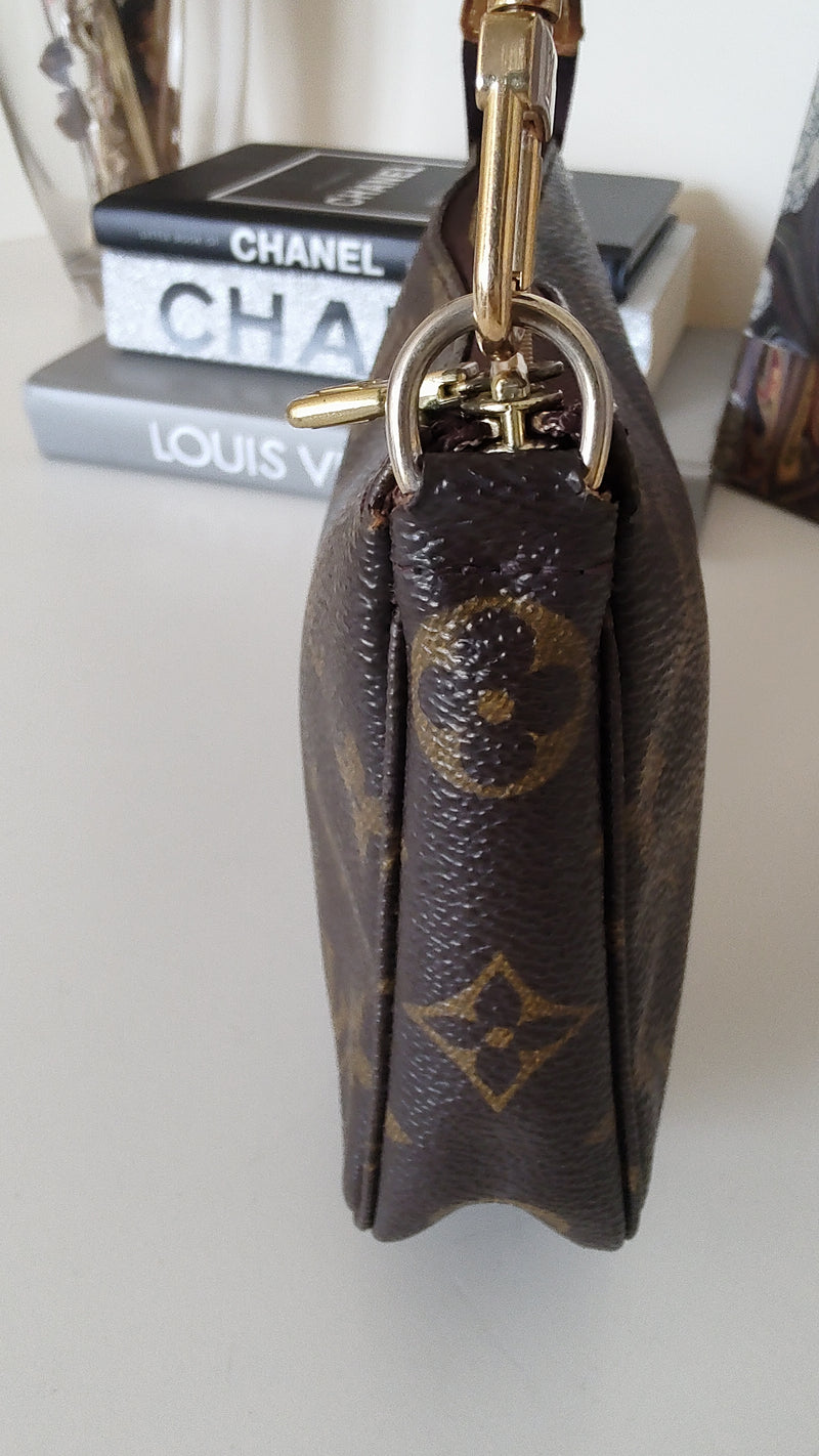 Louis Vuitton Monogram Pochette - Farfetch