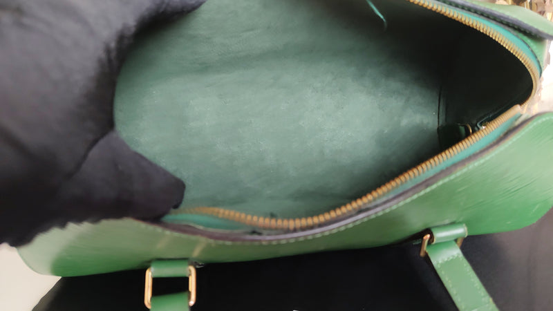 Louis Vuitton Papillon 30 in Green Epi leather