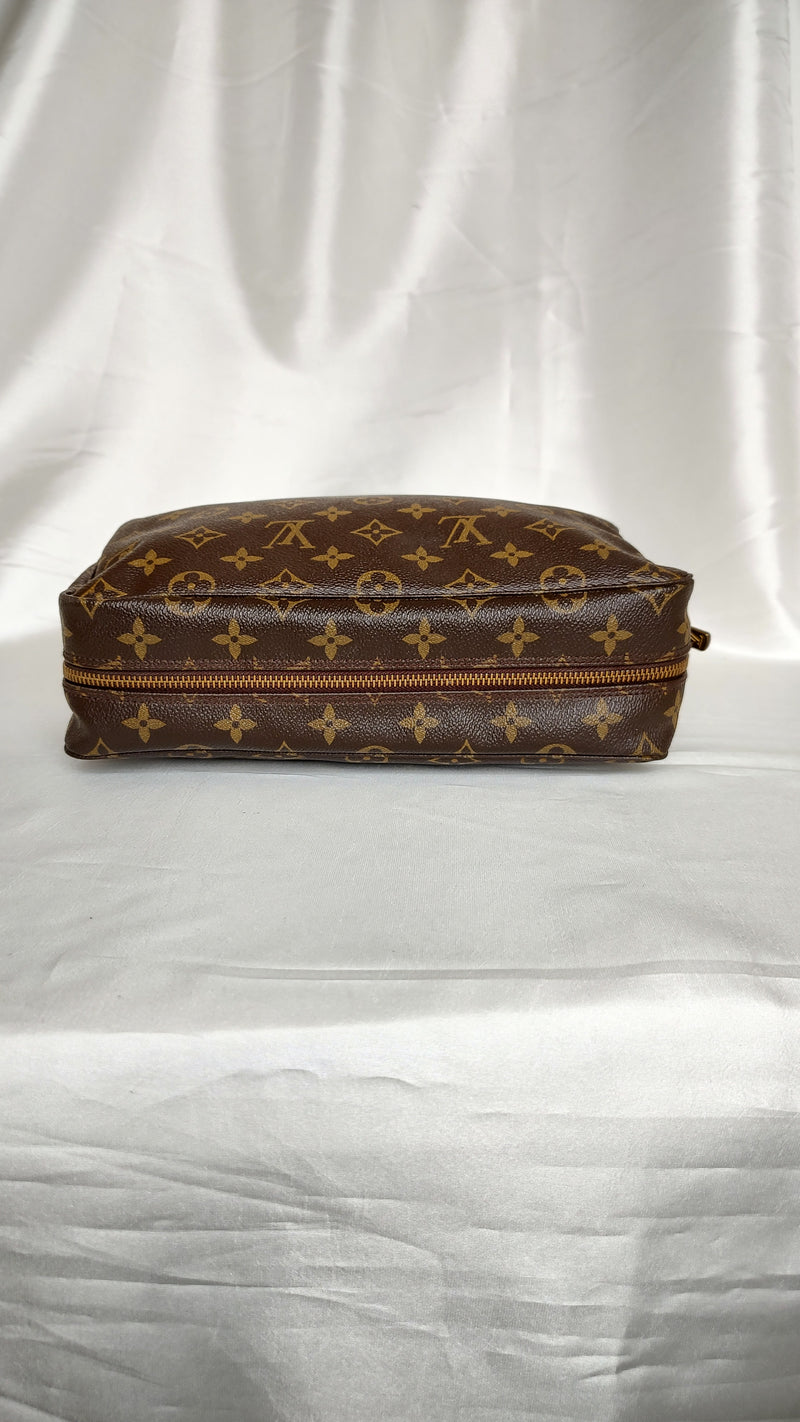 Louis Vuitton Trousse 28 in monogram canvas