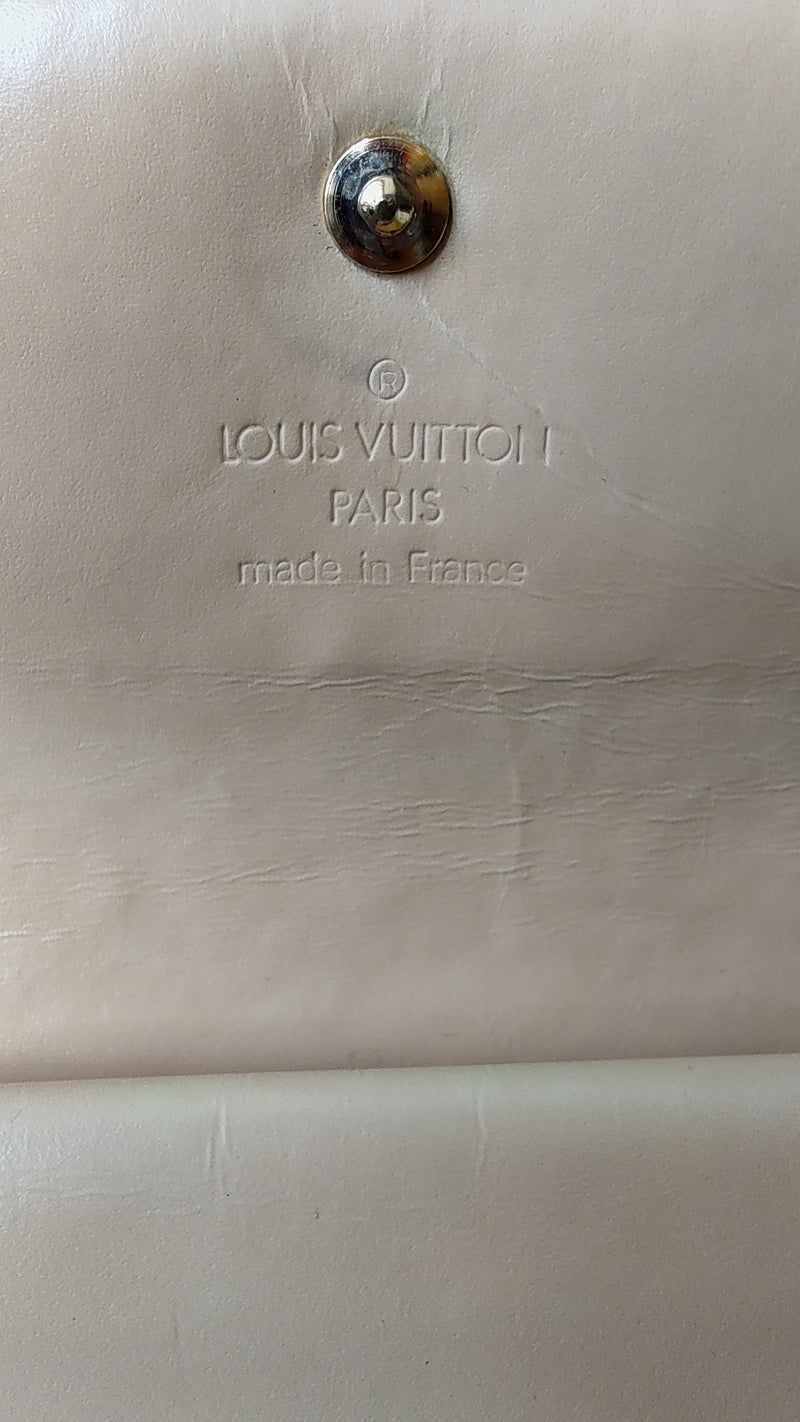 Louis Vuitton 2004 International Wallet